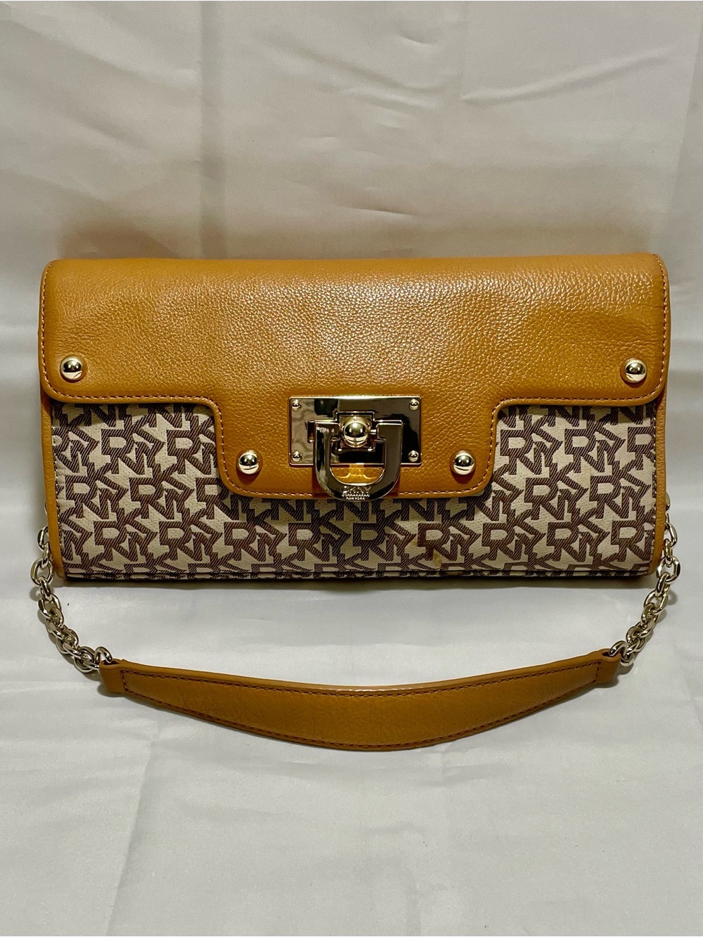 DKNY Town & Country (T&C) Convertible Shoulder Bag / Clutch. EUC 🌟Vintage🌟